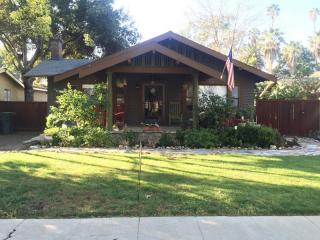 530 Mckinley Ave, Pomona, CA 91767-3114