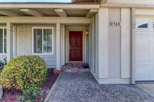 10568 Chinook Ave, Santa Ana, CA 92708-4834