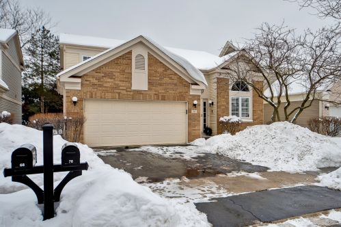 70 Manchester Dr, Buffalo Grove, IL 60089-6767