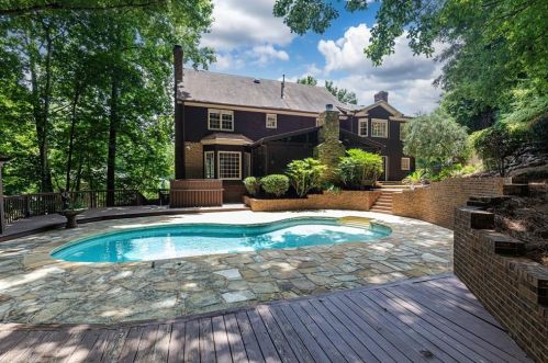 3986 Fernway Ct, Atlanta GA  30319-1667 exterior