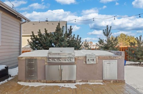 80 Newbern Way, Aurora CO  80018-1728 exterior