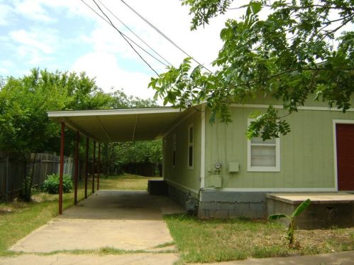 1304 Cometa St, Austin TX  78721-1220 exterior