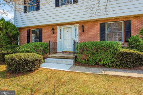 8 Larch Ln, Middletown, MD 21769-7823
