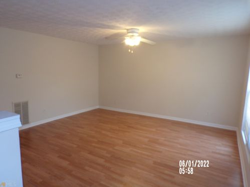 5769 Strathmoor Manor Cir, Lithonia, GA 30058-2619