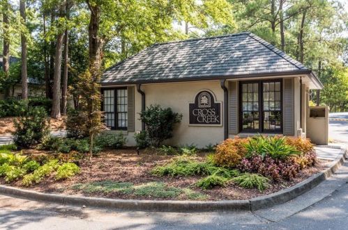 84 Adrian Pl, Atlanta, GA 30327-4028