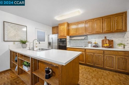 19513 Yuma St, Hayward, CA 94546-3240