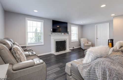 4 Venetia Ave, Cranford, NJ 07016-1934