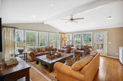 4680 Hitching Post Trl, Atlanta GA  30342-2816 exterior