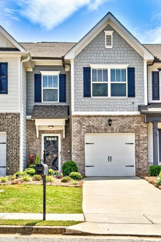 75 Chastain Cir, Newnan, GA 30263-8640