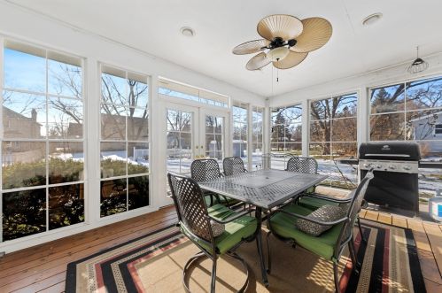 229 58th St, Willowbrook IL  60514-1711 exterior