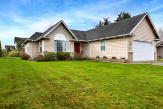 411 Dennison Ln, Everson, WA 98276-8900