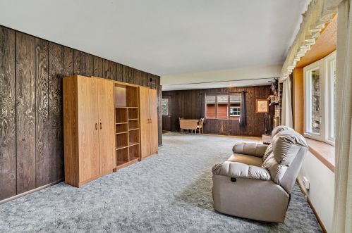 6806 Quincy St, Willowbrook IL  60527-5363 exterior