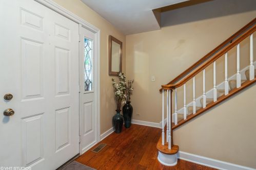 1633 Tina Ln, Homewood, IL 60422-1952