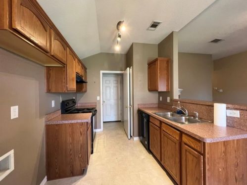 805 Buffalo Springs Dr, Fort Worth TX  76140-5736 exterior