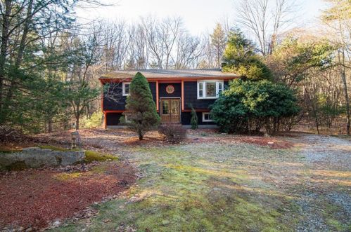 289 Pine Orchard Rd, Glocester, RI 02814-1916
