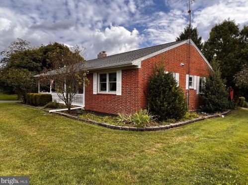 5219 Ridgeview Dr, Harrisburg, PA 17112-2432