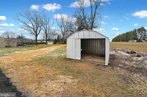3489 Lower Glades Rd, York PA  17406-6930 exterior