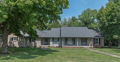 818 Rutherford Blvd, Murfreesboro, TN 37130-3163