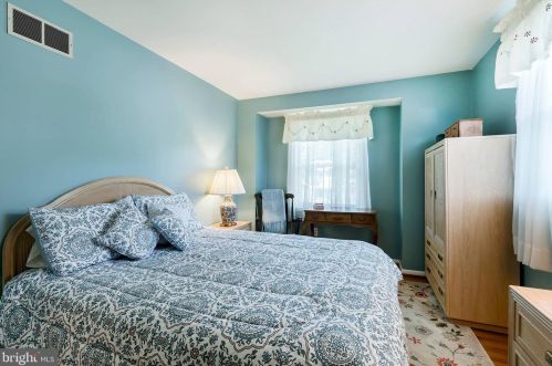 303 Devon Dr, Lancaster PA  17603-4609 exterior