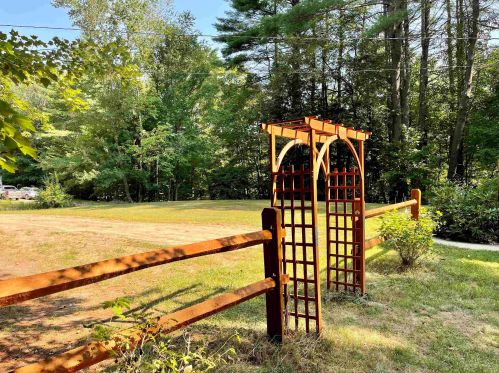 30 Colonial Dr, Greenfield, NH 03047-4009