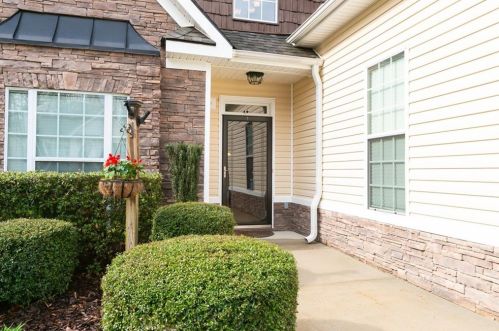 84 Tapestry Ln, Newnan, GA 30265-5651