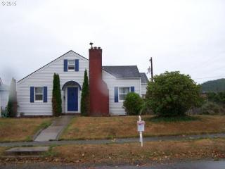 1190 Fir Ave, Winchester Bay, OR 97467-1330