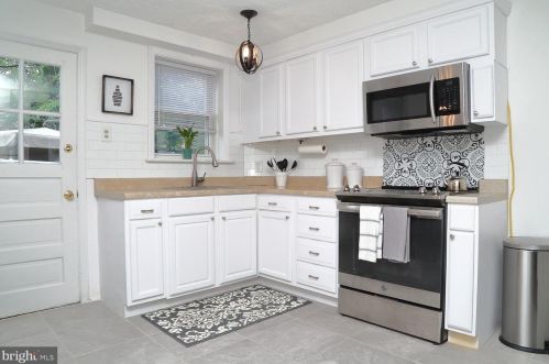 835 Rolridge Ave, Lancaster PA  17603-5736 exterior