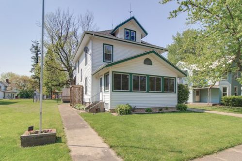 215 Washington St, Carlock, IL 61725-9424