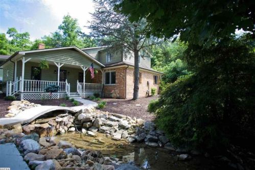 35 Old Virginia Ln, Verona, VA 24482-2627