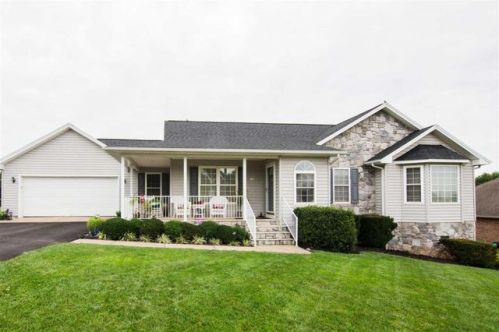 212 Northview Dr, Montezuma, VA 22821-9519
