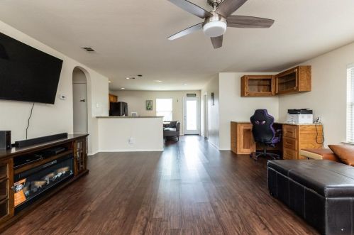 6708 Friendsway Dr, Fort Worth TX  76137-7542 exterior