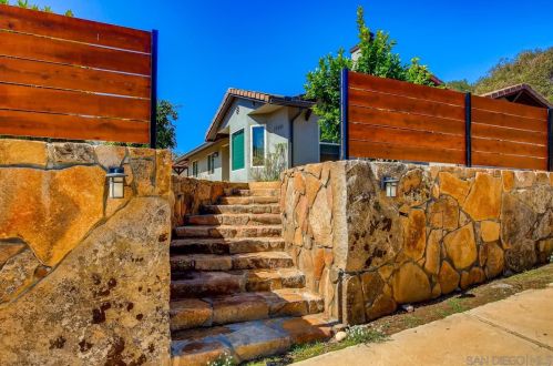 19445 Laurel Ln, Ramona, CA 92065-7732