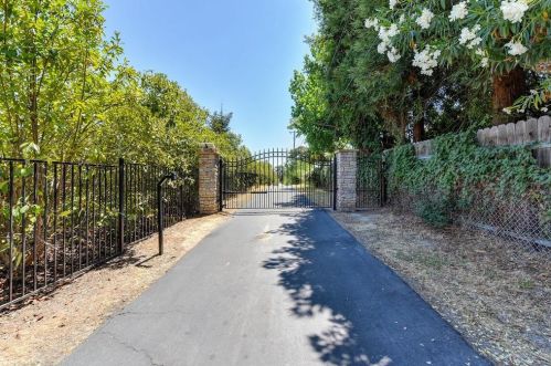 9464 Golden Gate Ave, Citrus Heights, CA 95662-2226
