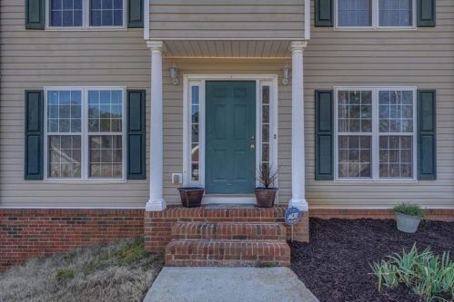 135 Landing Ln, Porterdale, GA 30016-8875