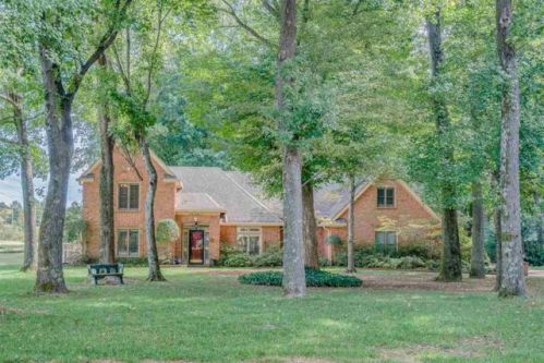 2096 Brackenbury Ln, Cordova, TN 38016-5248