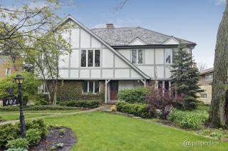 402 Briargate Ter, Oak Brook, IL 60521-2821