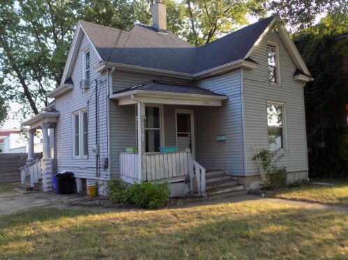 1522 12th Ave, Rockford, IL 61104-5037