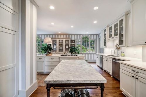 1227 Brookhaven Dr, Atlanta GA  30319-3105 exterior