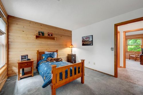 94 Bridgewater Dr, Saint Paul MN  55127-6976 exterior