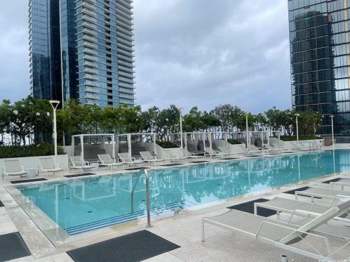 1000 Auahi St, Honolulu HI  96814-4105 exterior