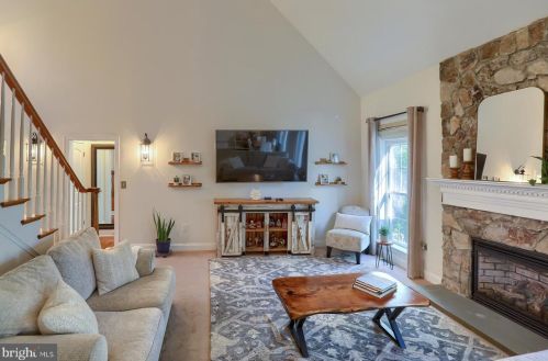 101 Shatto Dr, Carlisle PA  17013-2120 exterior