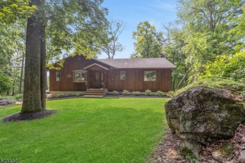 914 End Dr, Fredon, NJ 07860-4601