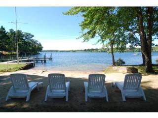 5 Island Dr, Laconia, NH 03246-1609