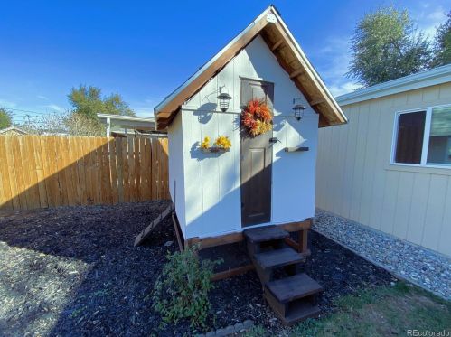 2250 Zuni St, Englewood CO  80110-1058 exterior