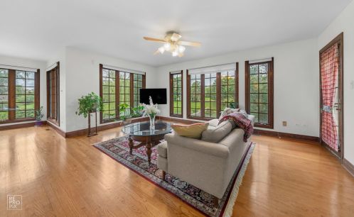 6972 Fieldstone Dr, Willowbrook IL  60527-6969 exterior