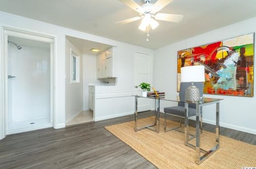 5124 Ln Crescenta Ave, Glendale CA 91214-2117 exterior