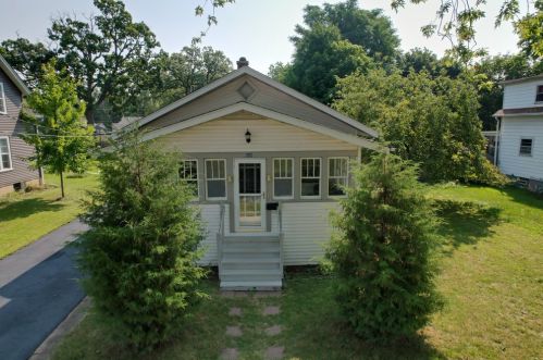 408 Green St, Carpentersville, IL 60110-1813