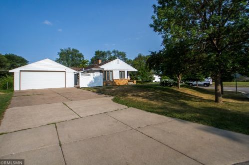 1533 Conway St, Saint Paul MN  55106-5923 exterior