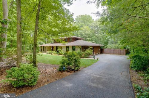 1675 Justin Dr, Gambrills, MD 21054-2012