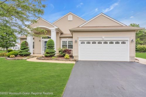 3 Diego Ct, Lakehurst, NJ 08759-6276